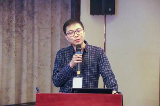 ../../../Downloads/2018計算智能學術論壇_場照/IMG_8694.JPG